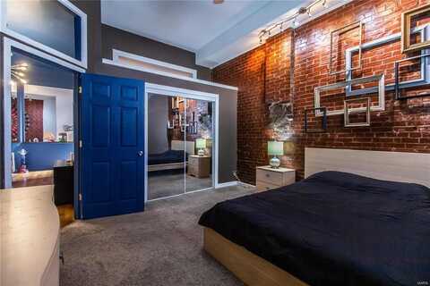 2416 S 12th Street, Saint Louis, MO 63104