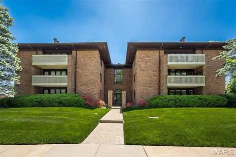 120 W Essex Avenue, Kirkwood, MO 63122