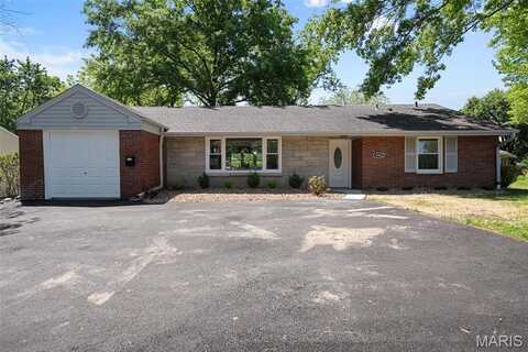 11922 Big Bend Road, Kirkwood, MO 63122