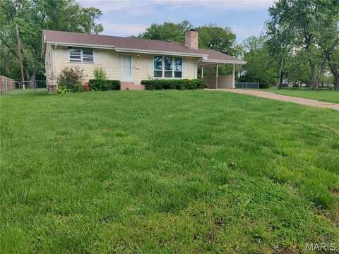 3900 Fairway Court, Saint Ann, MO 63074