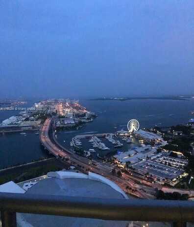 888 Biscayne Blvd, Miami, FL 33132