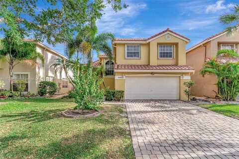 10425 Buena Ventura Dr, Boca Raton, FL 33498