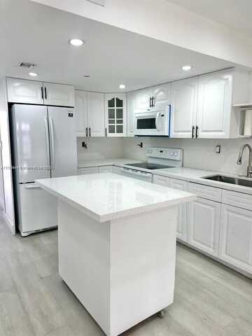 12025 SW 10th St, Miami, FL 33184