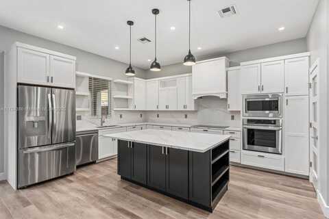 2431 NE 20th Ave, Lighthouse Point, FL 33064