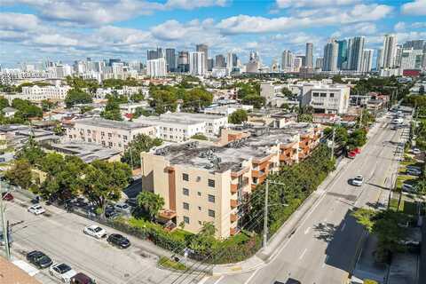 677 SW 9th Ave, Miami, FL 33130