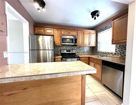 8500 Sunrise Lakes Blvd, Sunrise, FL 33322