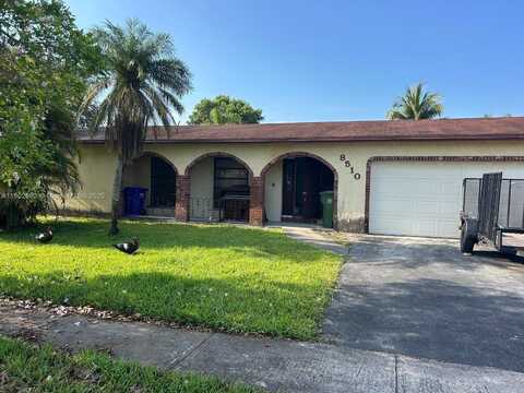 8510 NW 7th Ct, Pembroke Pines, FL 33024