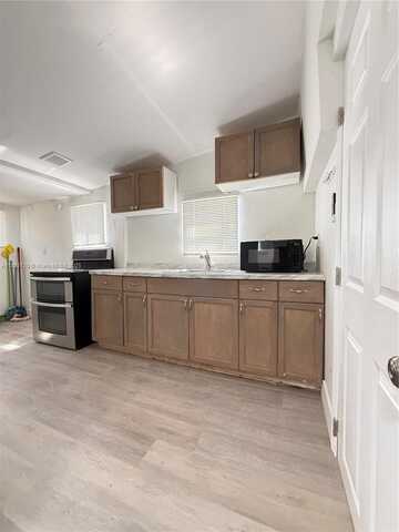2460 NW 61st St, Miami, FL 33142