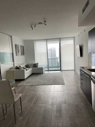 90 SW 3rd St, Miami, FL 33130