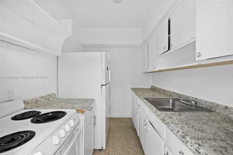 800 83rd St, Miami Beach, FL 33141