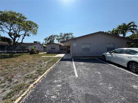 1251 SW 11th Ave, Deerfield Beach, FL 33441