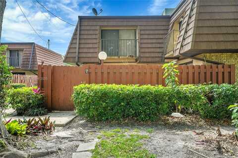 1458 N Lawnwood Cir, Fort Pierce, FL 34950
