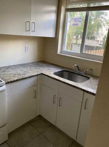 315 NW 84th Ter, Miami, FL 33150
