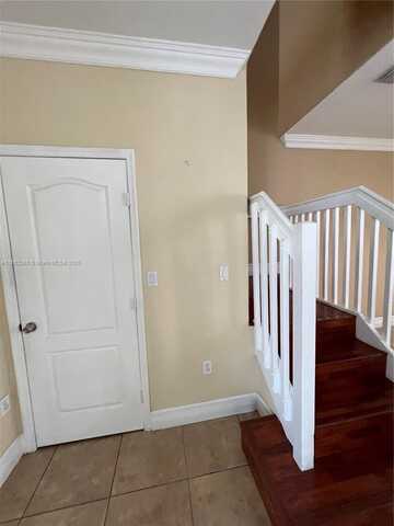 7329 Nw 174 TE, Miami Lakes, FL 33015