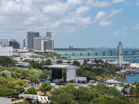 325 S Biscayne Blvd, Miami, FL 33131