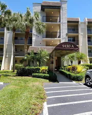 9430 Poinciana Pl, Davie, FL 33324