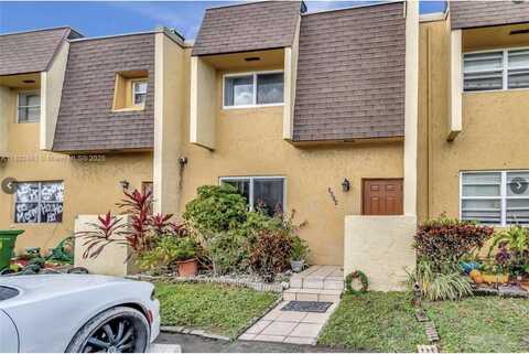 5624 Blueberry Ct, Lauderhill, FL 33313