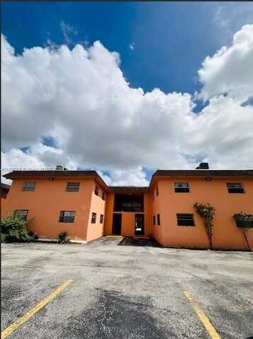 735 W 15th St, Hialeah, FL 33010