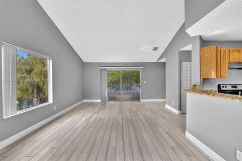 3473 NW 44th St, Oakland Park, FL 33309