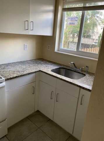 315 NW 84th Ter, Miami, FL 33150