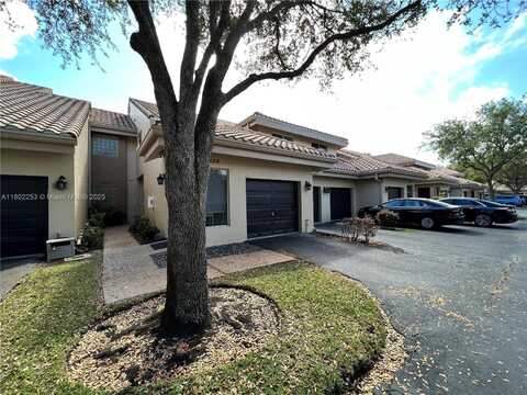 16322 Malibu Dr, Weston, FL 33326