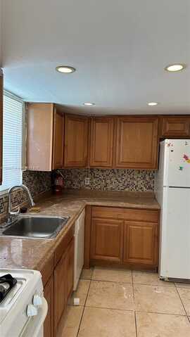 2175 NE 170th St, North Miami Beach, FL 33162
