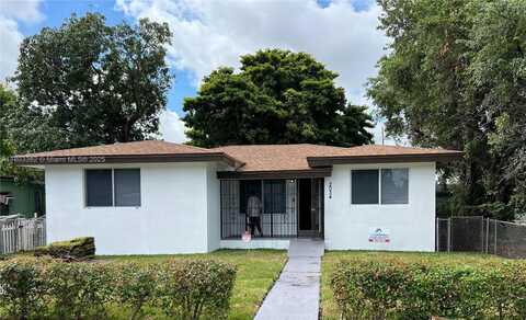 2034 NW 69th Ter, Miami, FL 33147