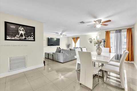 9765 NW 37th St, Sunrise, FL 33351