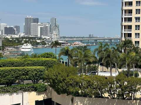 540 Brickell Key Dr, Miami, FL 33131