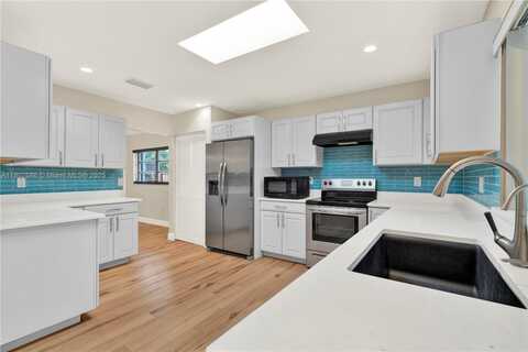 1575 N Goldeneye Ln, Homestead, FL 33035