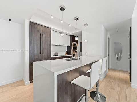 500 Brickell Ave, Miami, FL 33131