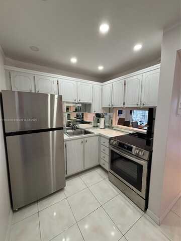 2859 Leonard Dr, Aventura, FL 33160