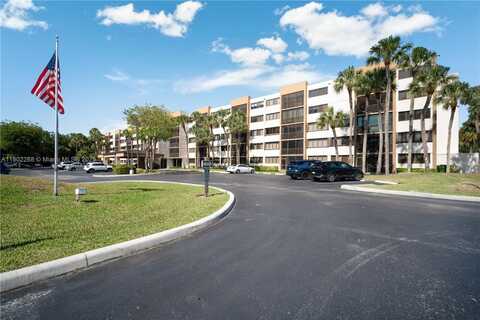 9735 NW 52nd St, Doral, FL 33178