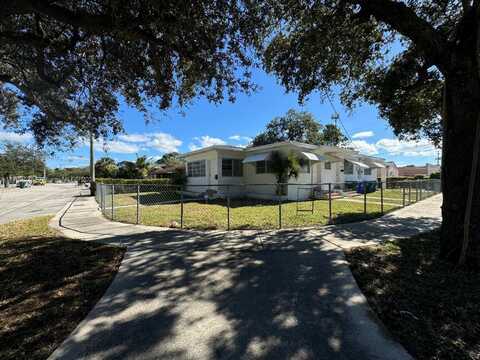 890 NW 55th St, Miami, FL 33127