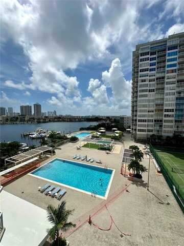 18071 Biscayne Blvd, Aventura, FL 33160