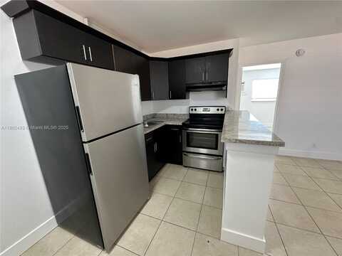 101 NE 41st St, Oakland Park, FL 33334