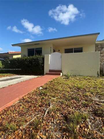 9241 SW 204th Ter, Cutler Bay, FL 33189