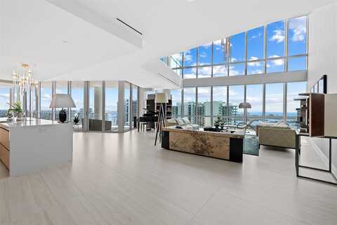 851 NE 1st Ave, Miami, FL 33132