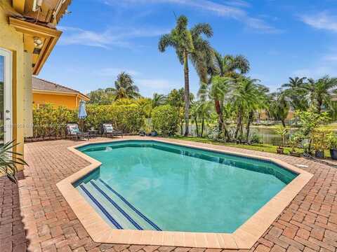 3230 SW 194th Ter, Miramar, FL 33029