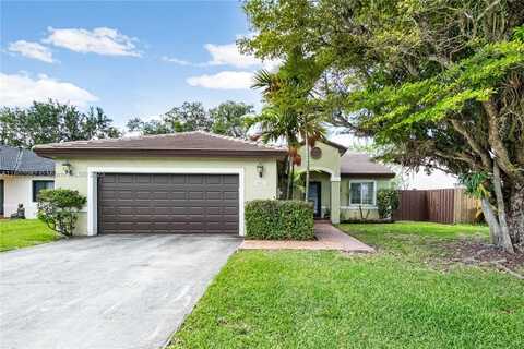 16112 SW 79th Ter, Miami, FL 33193
