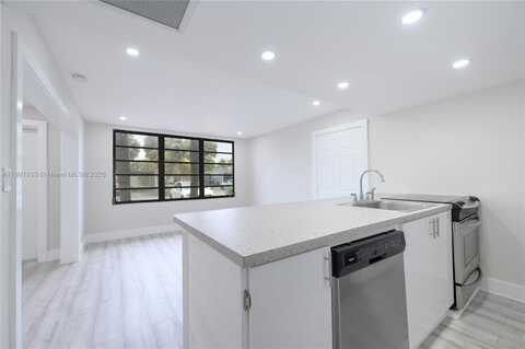 6518 E Miami Lakes Dr E, Miami Lakes, FL 33014
