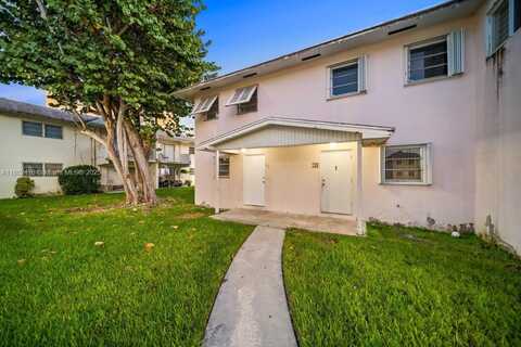 7344 SW 82nd St, Miami, FL 33143