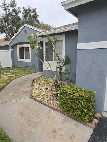 11751 NW 12th St, Pembroke Pines, FL 33026
