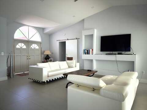 10422 NW 50th Pl, Coral Springs, FL 33076