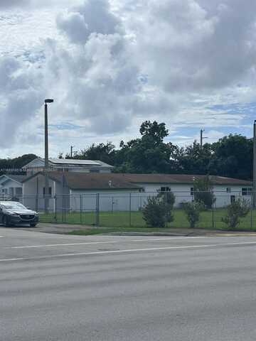 2180 NW 59th St, Miami, FL 33142