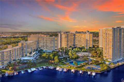 2500 Parkview Dr, Hallandale Beach, FL 33009