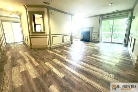 76 Farnham Square, Sayreville, NJ 08859