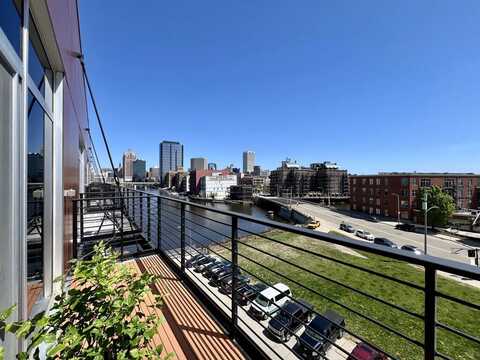 106 W Seeboth St, Milwaukee, WI 53204