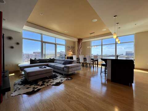 106 W Seeboth St, Milwaukee, WI 53204