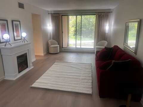 425 W Willow Ct, Fox Point, WI 53217